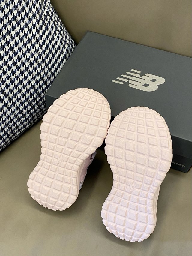 New Balance children's Slippers Shoes: seller detail photo 13