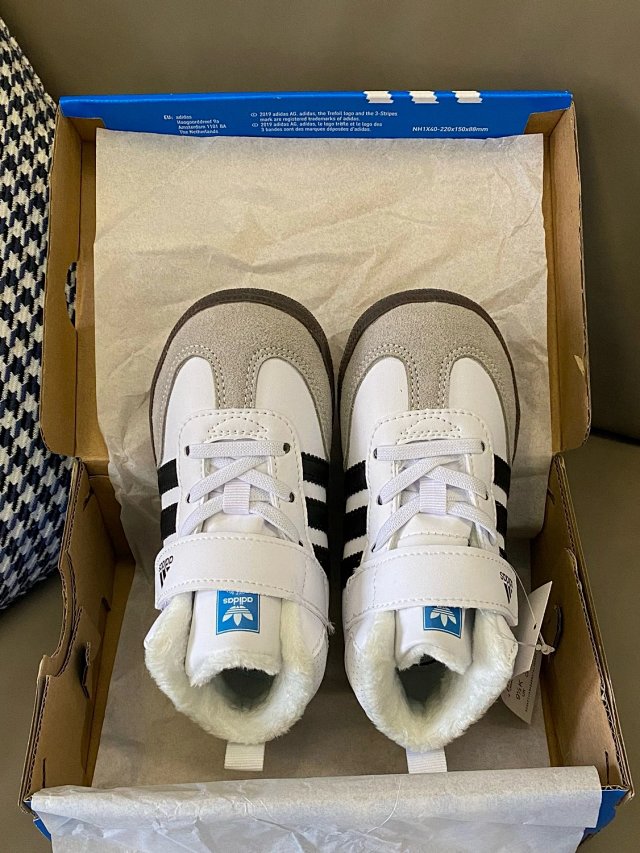 Adidas Children's Shoes: seller detail photo 3