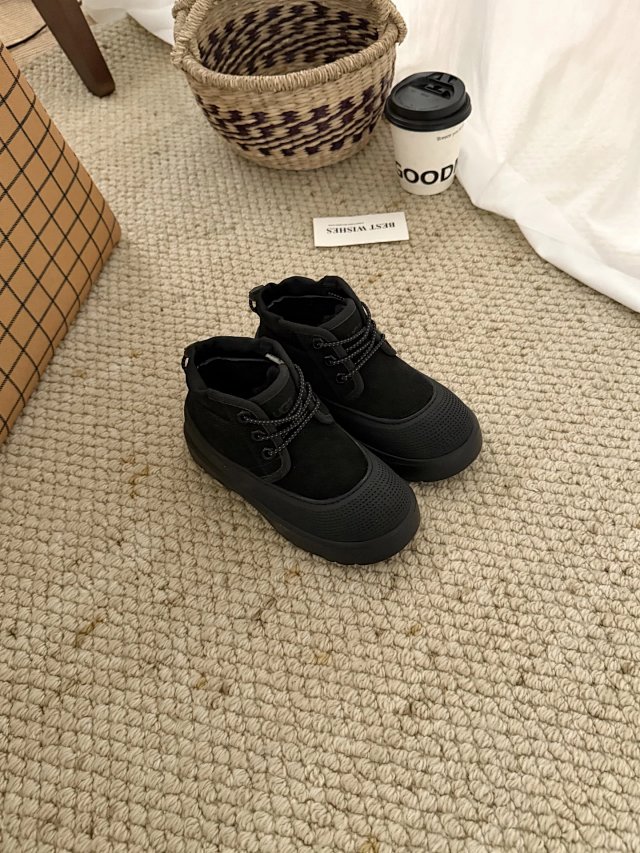 UGG Children's snow boots: seller detail photo 3
