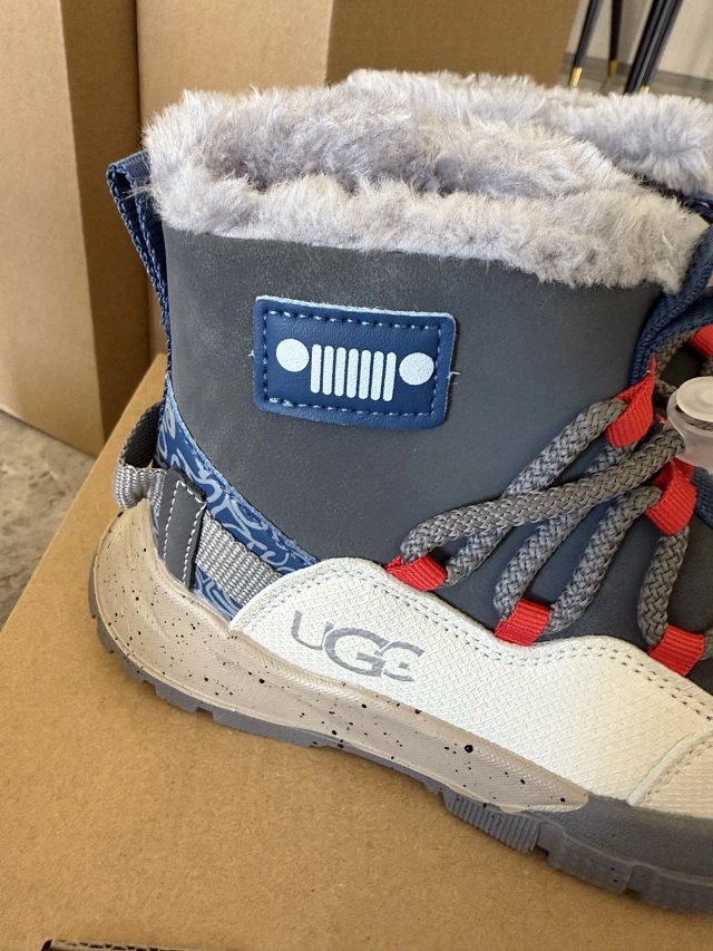 UGG Children's snow boots: seller detail photo 8