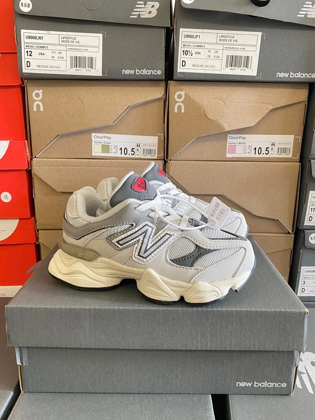 New Balance 9060 children's Shoes: seller detail photo 12