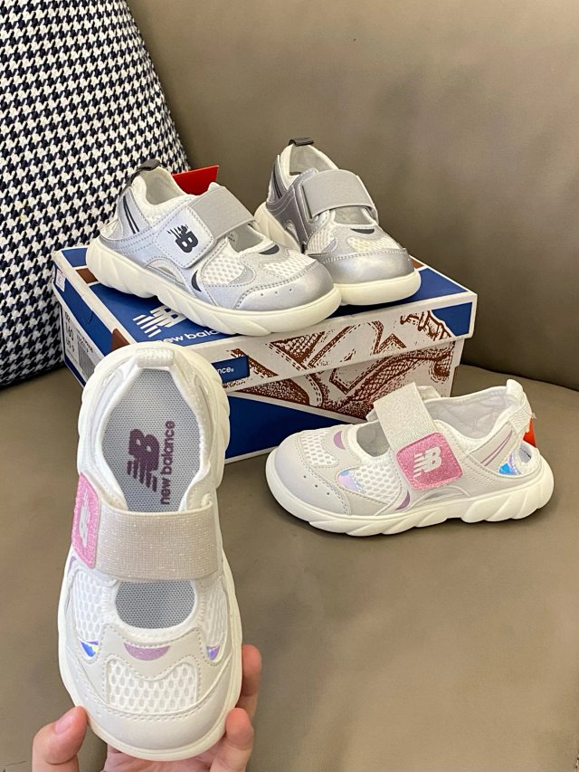 New Balance 920 children's Slippers Shoes: seller detail photo 14