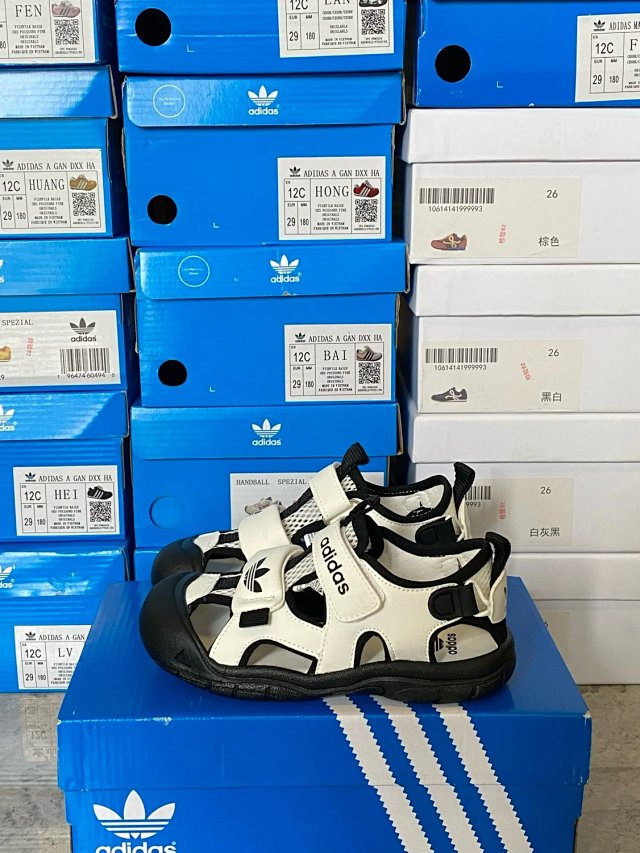 Adidas Children's Slippers Shoes: seller detail photo 14