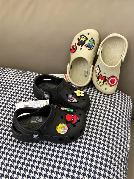 Crocs Classic Clog Pink Sandals - 12