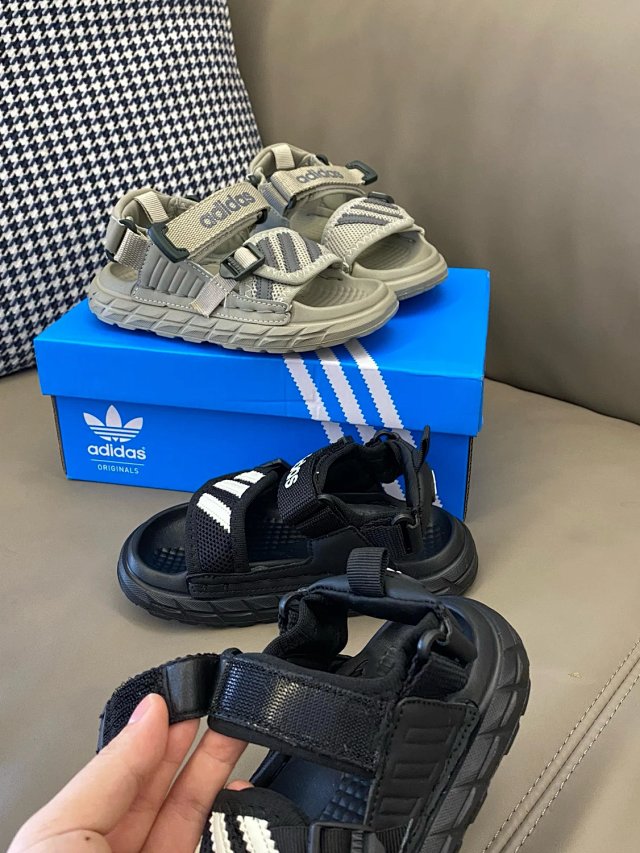 Adidas Children's Slippers Shoes: seller detail photo 10