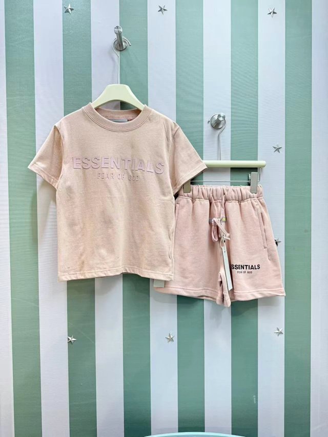 ESSENTIALS Children's Set: seller detail photo 4