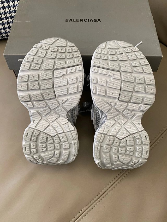 Balenciaga children's shoes: seller detail photo 10