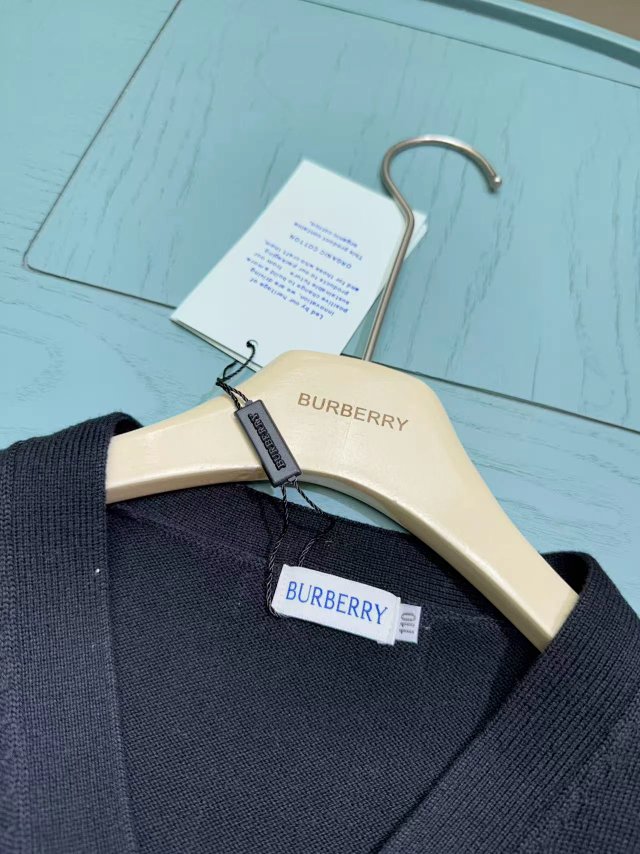 Burberry Children‘s Hoodie: seller detail photo 5
