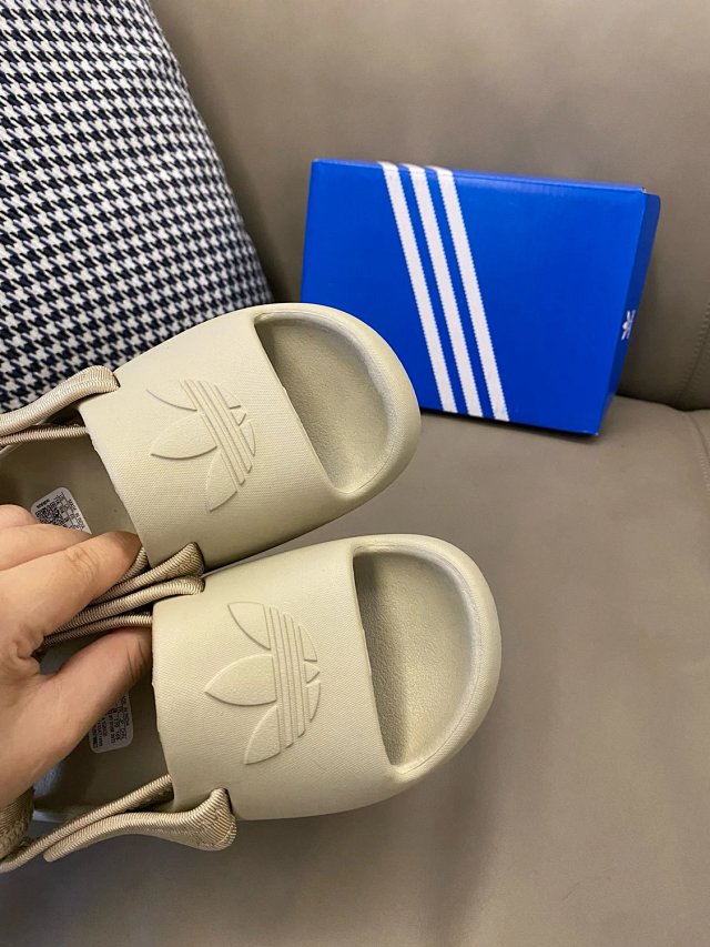 Adidas Children's Slippers Shoes: seller detail photo 9