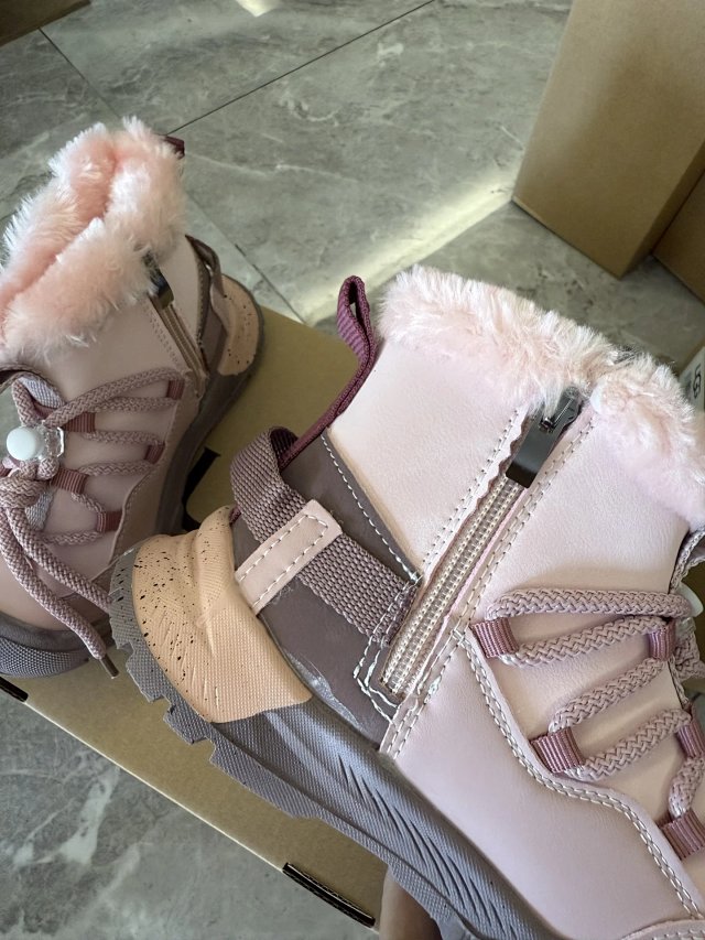 UGG Children's snow boots: seller detail photo 10