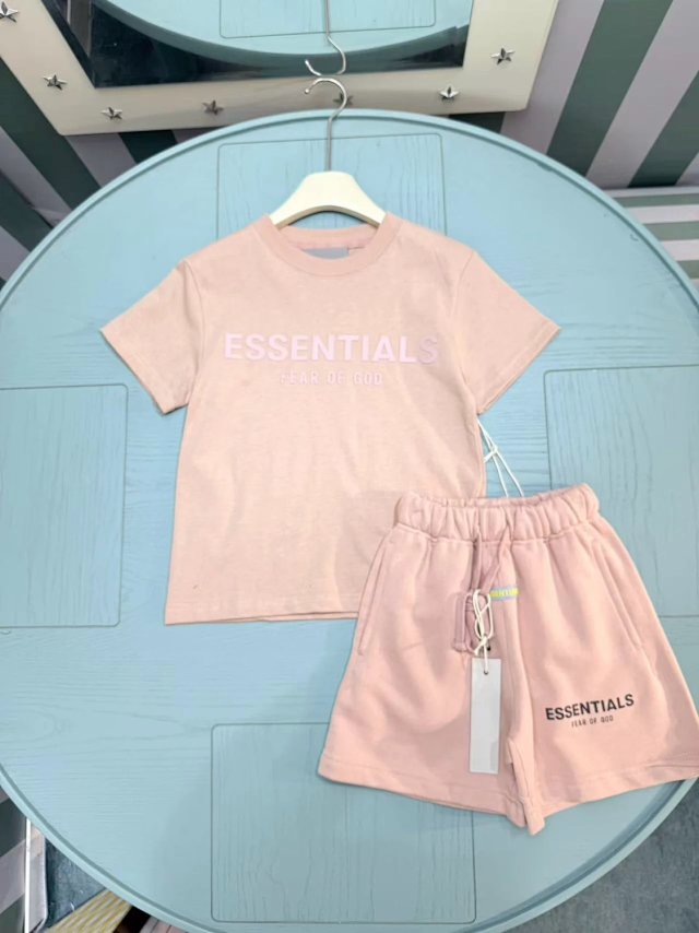 ESSENTIALS Children's Set: seller detail photo 2