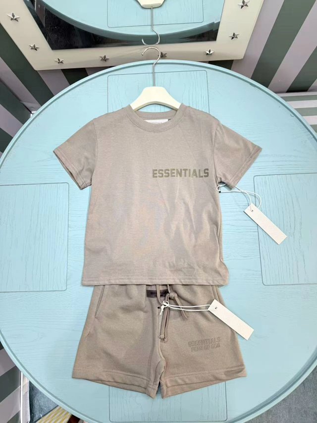 ESSENTIALS Children's Set: seller detail photo 12