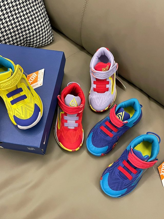 Nike children's slippers Shoes: seller detail photo 9