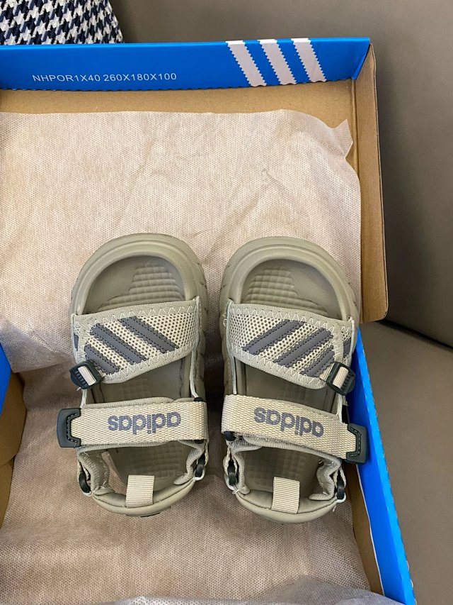 Adidas Children's Slippers Shoes: seller detail photo 3