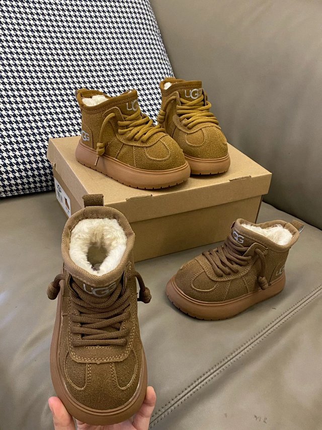 UGG Children's snow boots: seller detail photo 5