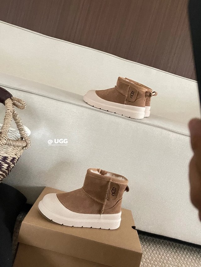 UGG Children's snow boots: seller detail photo 5
