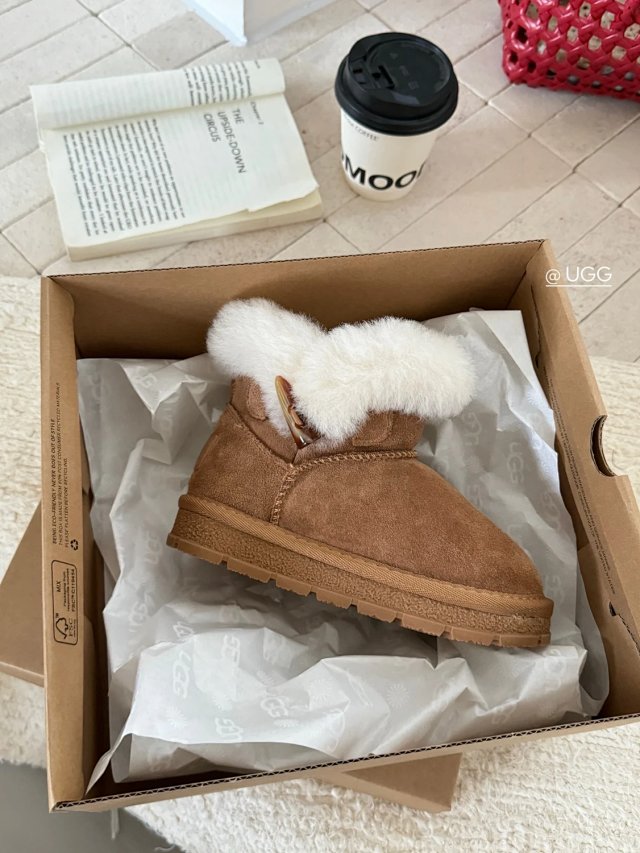 UGG Children's snow boots: seller detail photo 9