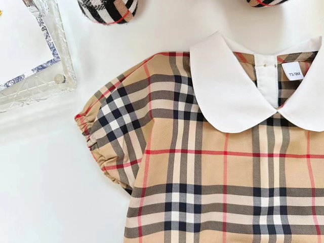 Burberry Children's Set: seller detail photo 9