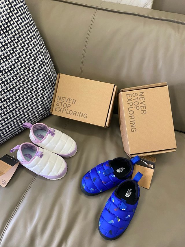 The North face children's shoes: seller detail photo 5