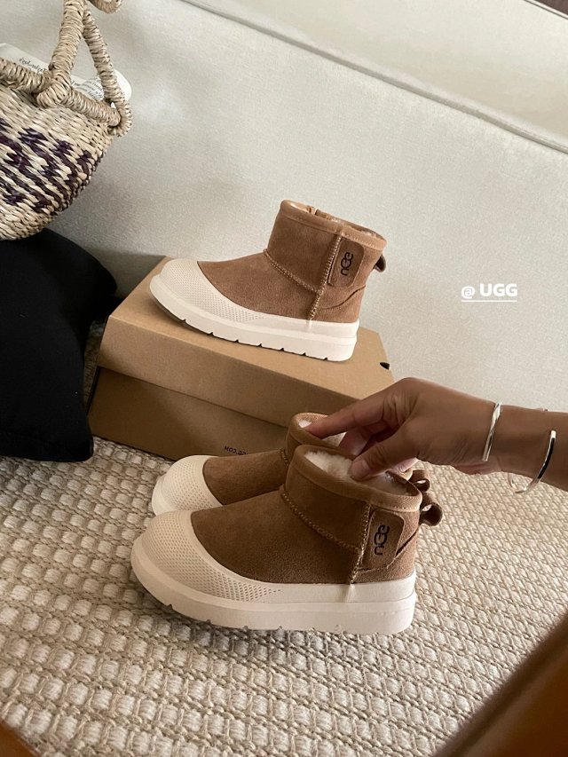 UGG Children's snow boots: seller detail photo 4