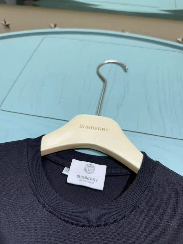 Burberry children's set: seller detail photo 5