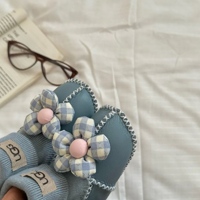 UGG Children's snow boots: seller detail photo 14