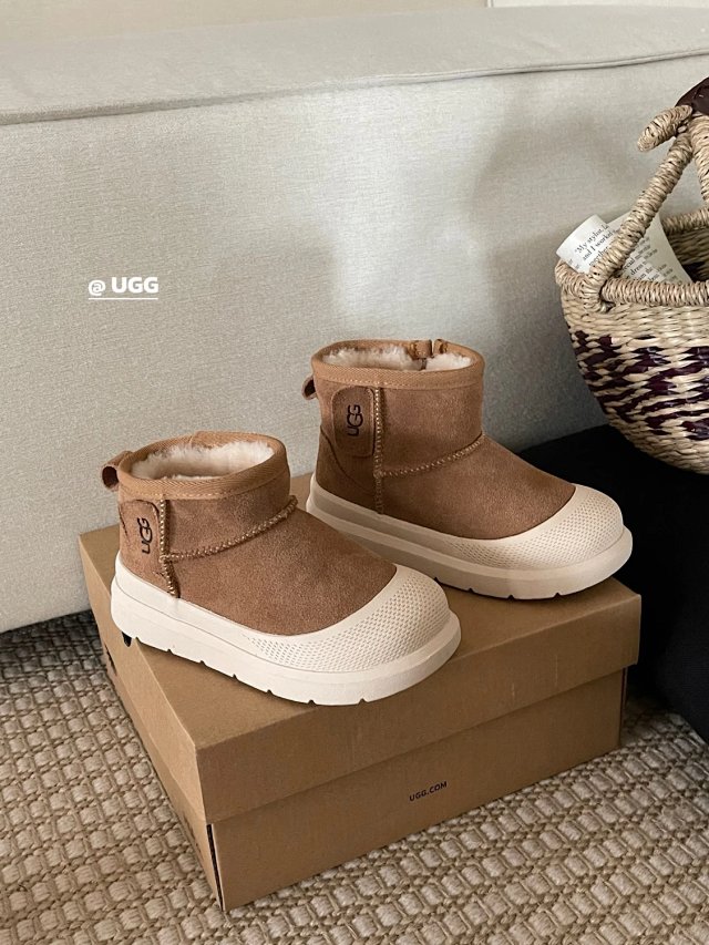 UGG Children's snow boots: seller detail photo 3