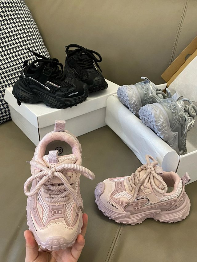 Balenciaga children's shoes: seller detail photo 2
