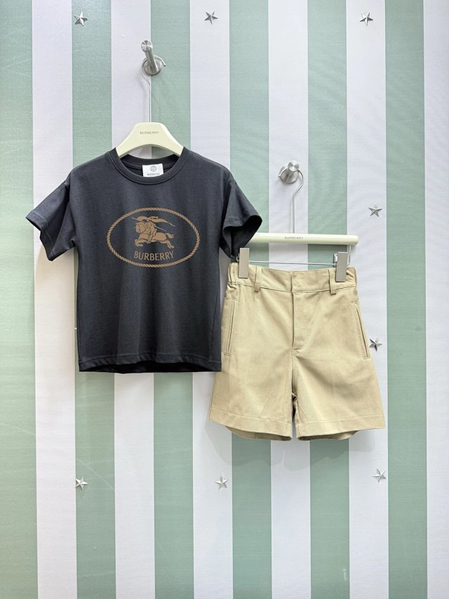 Burberry children's set: seller detail photo 2