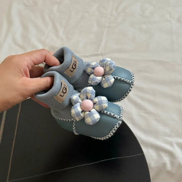 UGG Children's snow boots: seller detail photo 11