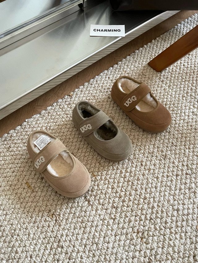 UGG Children's Slippers Shoes: seller detail photo 2