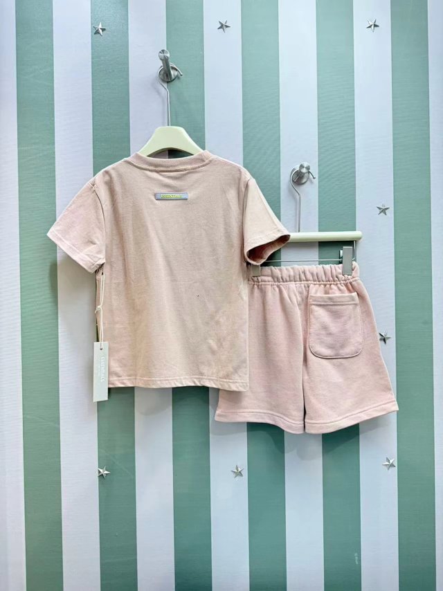 ESSENTIALS Children's Set: seller detail photo 5