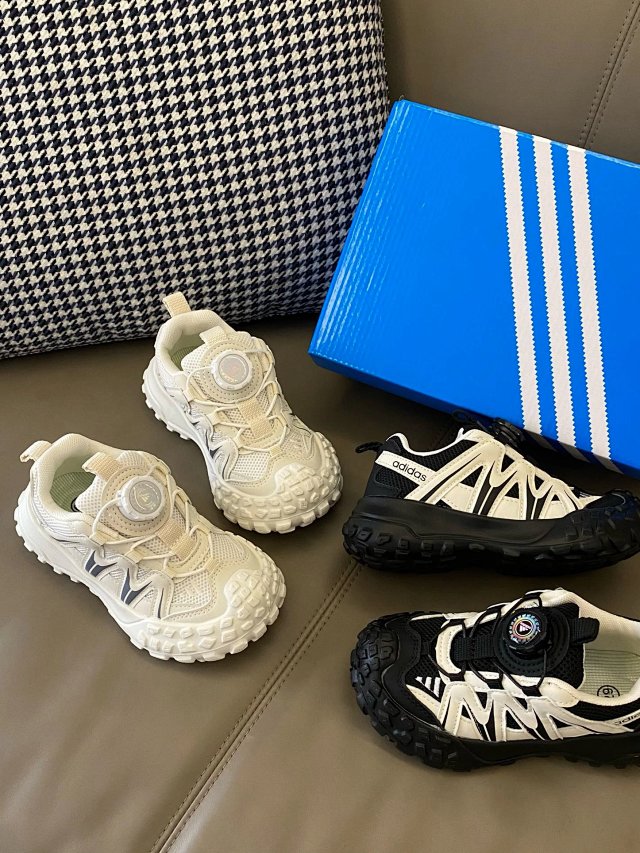 Adidas Children's Shoes: seller detail photo 10