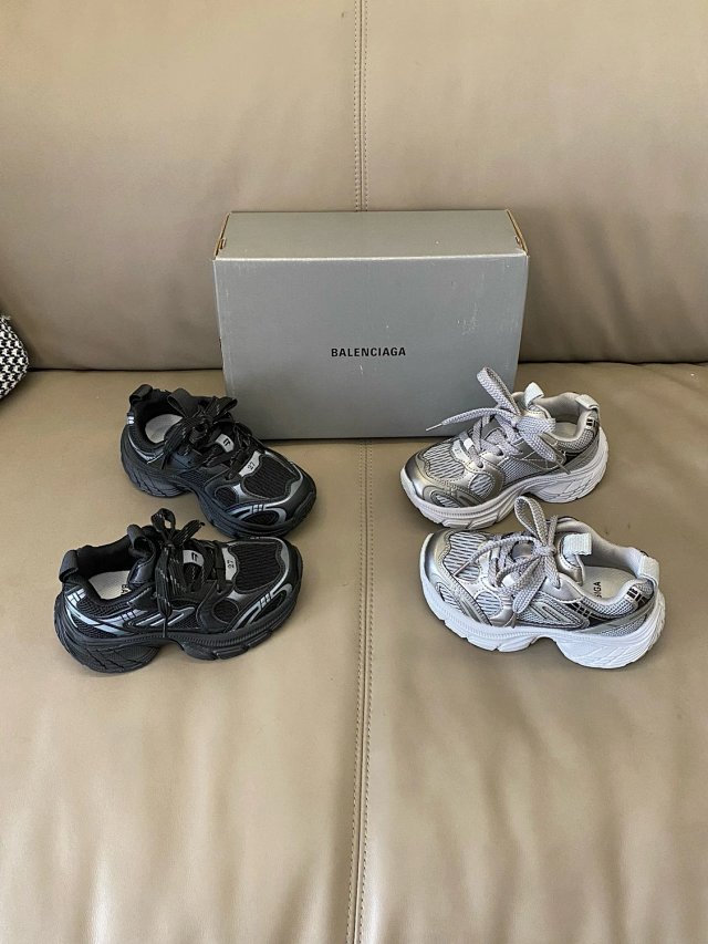 Balenciaga children's shoes: seller detail photo 10