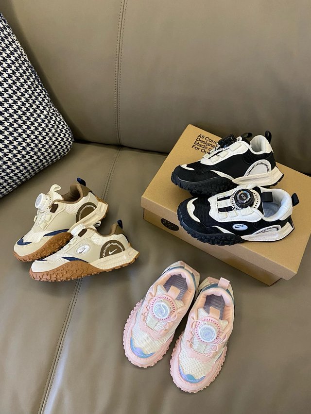 Nike Children's Shoes: seller detail photo 8