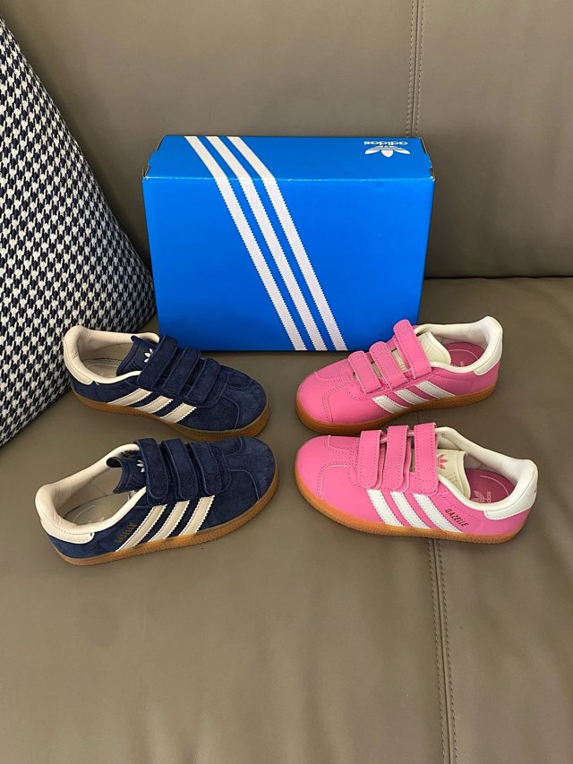 Adidas Children's Shoes: seller detail photo 10