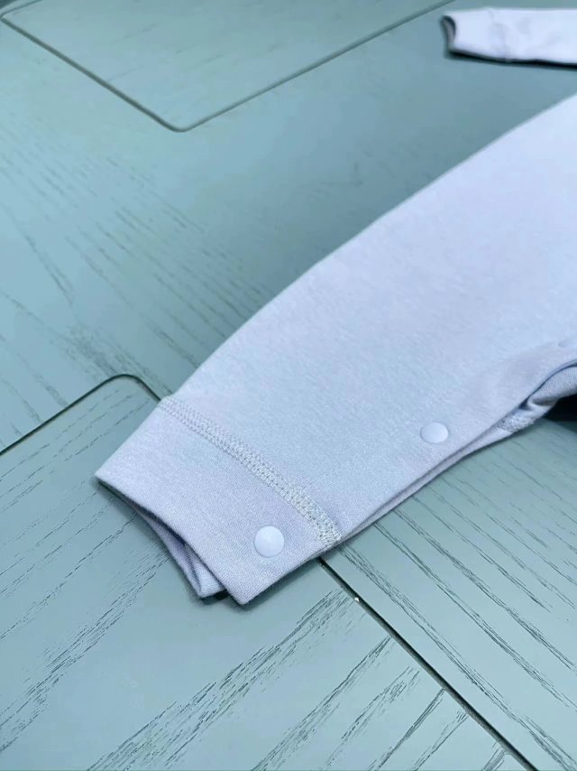 Gucci children's jumpsuit: seller detail photo 6