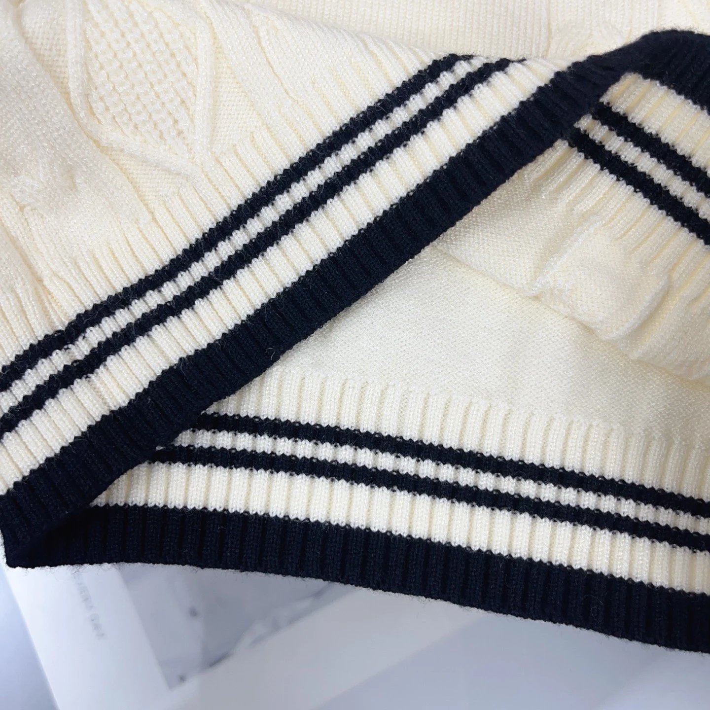 Thom Browne Dachshund Intarsia Knit Cardigan and Pants Set Navy - 11