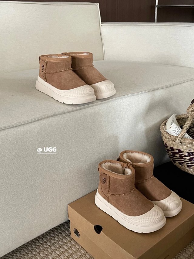 UGG Children's snow boots: seller detail photo 2