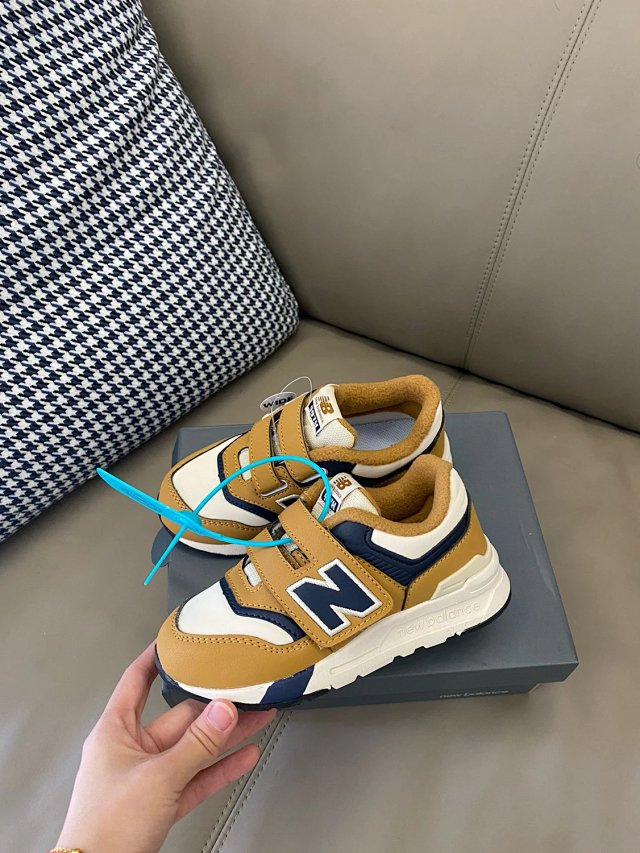 New Balance 997 children's Slippers Shoes: seller detail photo 6