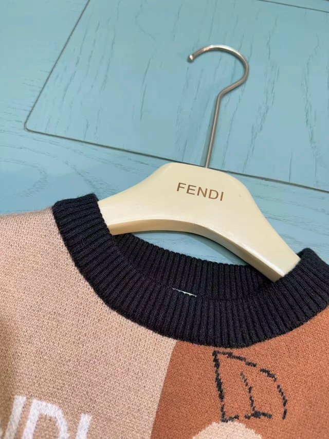 Fendi Children’s Hoodie: seller detail photo 4