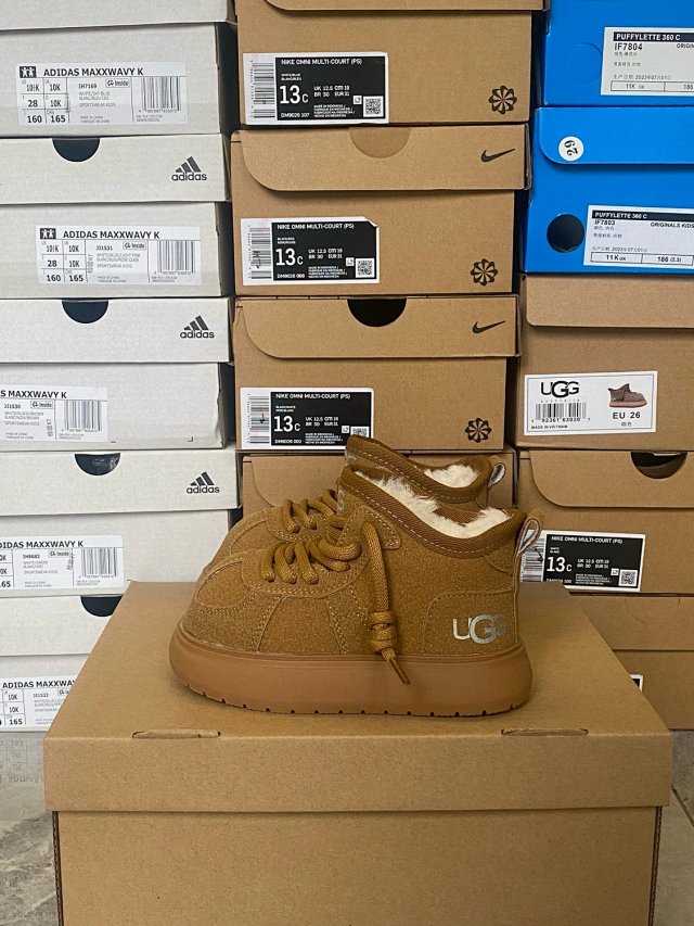 UGG Children's snow boots: seller detail photo 13