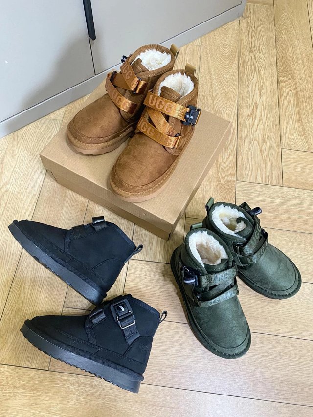 UGG Children's snow boots: seller detail photo 5