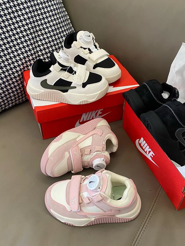 Nike children's Shoes: seller detail photo 2