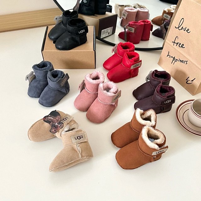 UGG Children's snow boots: seller detail photo 3