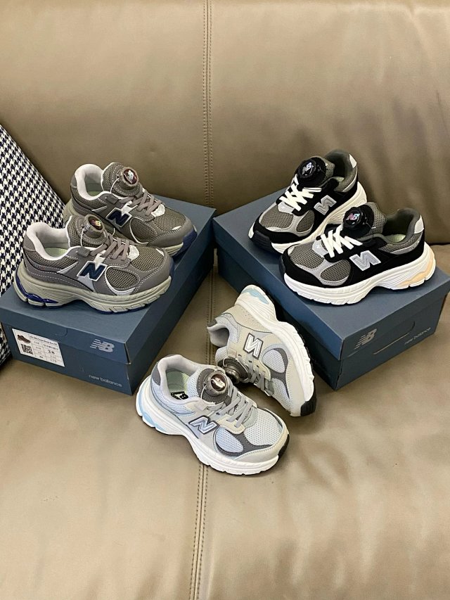 New Balance 2002 children's Shoes: seller detail photo 7