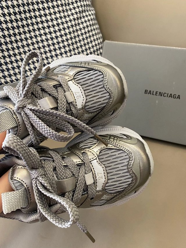 Balenciaga children's shoes: seller detail photo 9