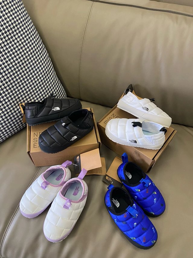 The North face children's shoes: seller detail photo 4