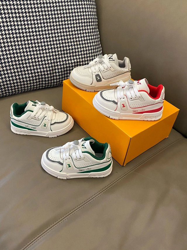 LV Louis Vuitton Children's Shoes: seller detail photo 4