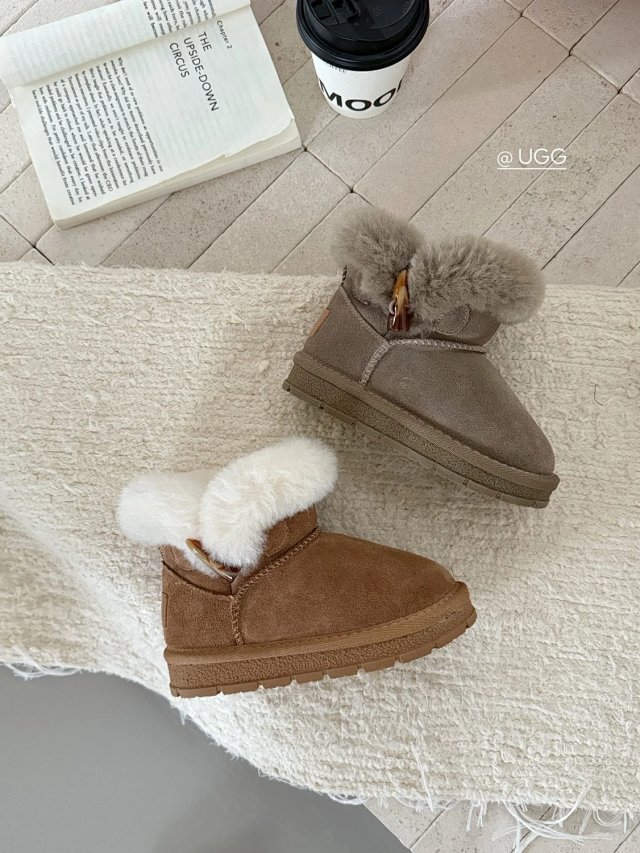 UGG Children's snow boots: seller detail photo 3